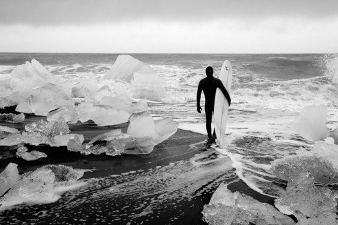 chris-burkard-icelandic-surfing-series09